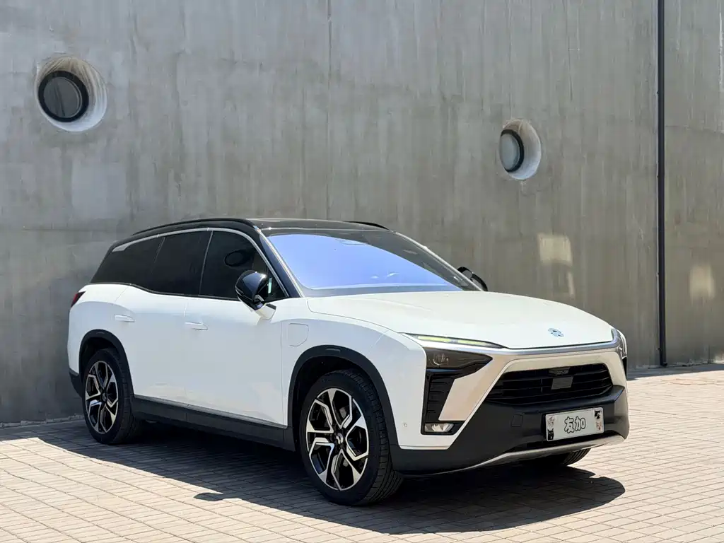 NIO ES8 2021