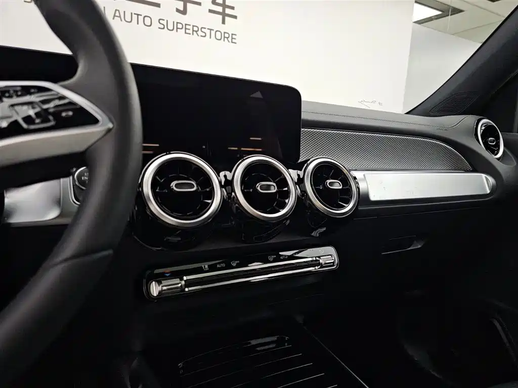 Mercedes-Benz GLB 2024 — фото 10