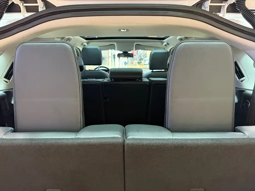 Land Rover Discovery Sport 2016 — фото 11
