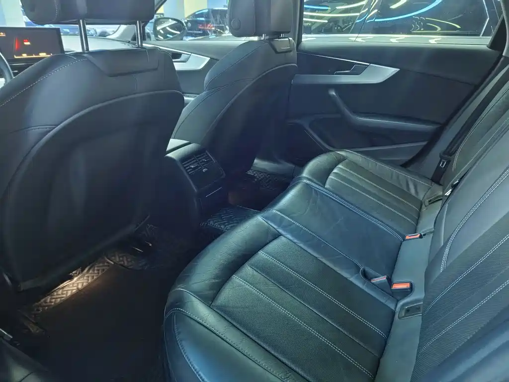 Audi A4L 2020