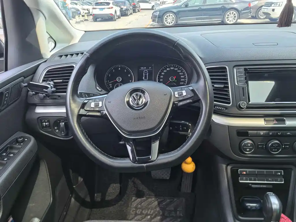 Volkswagen Sharan 2018 — фото 12