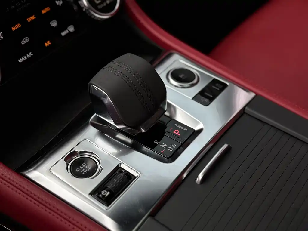 Jaguar F-PACE 2021 — фото 13