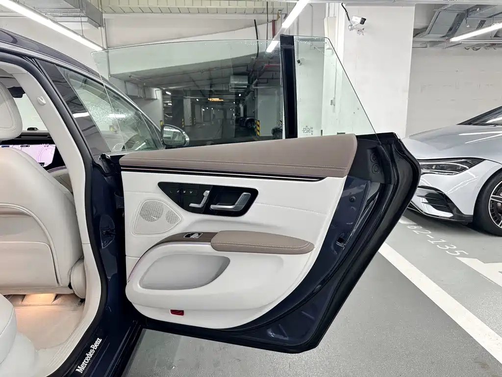Mercedes-Benz EQS 2024 — фото 10