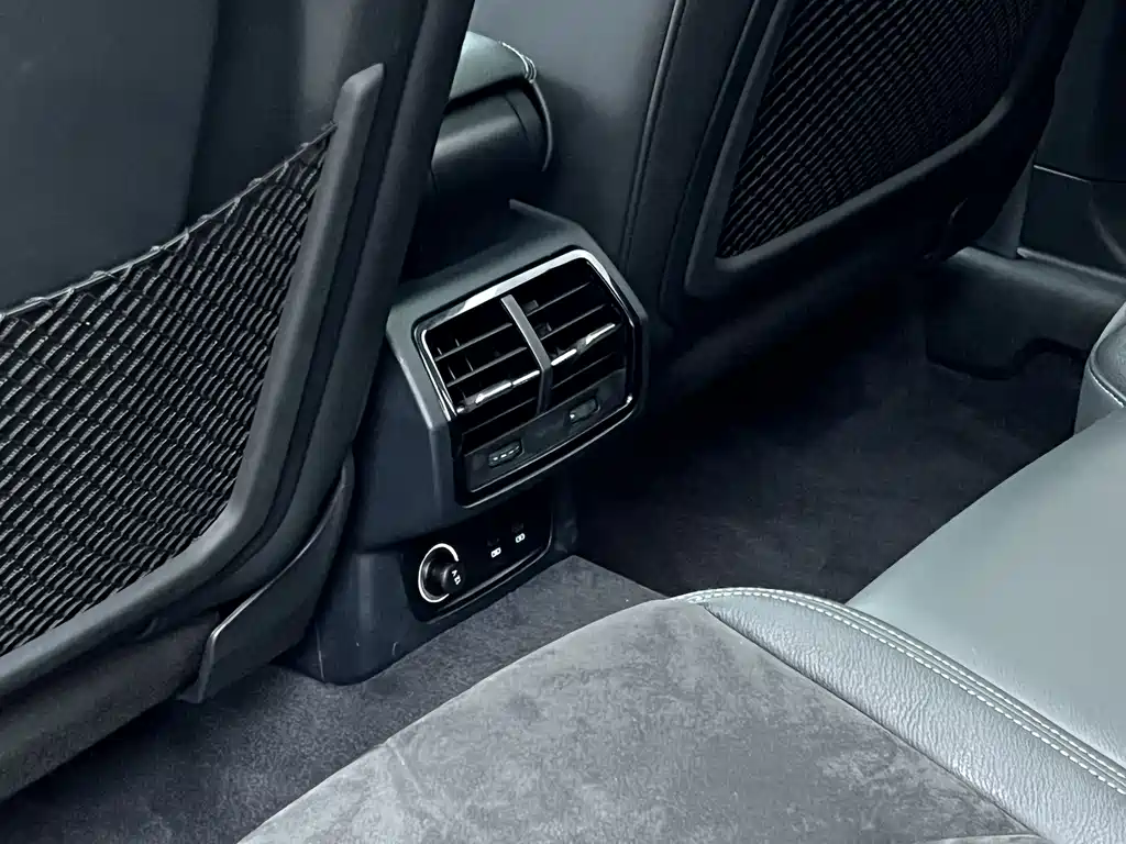 Audi Q3 2022 — фото 13