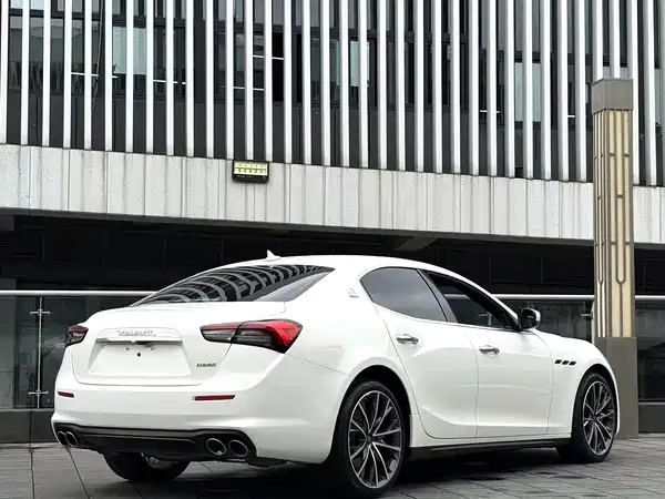 Maserati Ghibli 2021