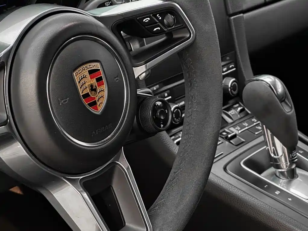 Porsche 911 2019 — фото 12