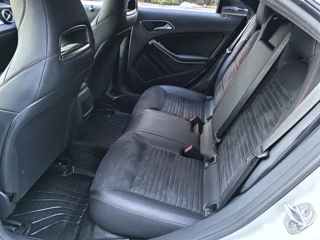 Mercedes-Benz CLA 2017 — фото 17