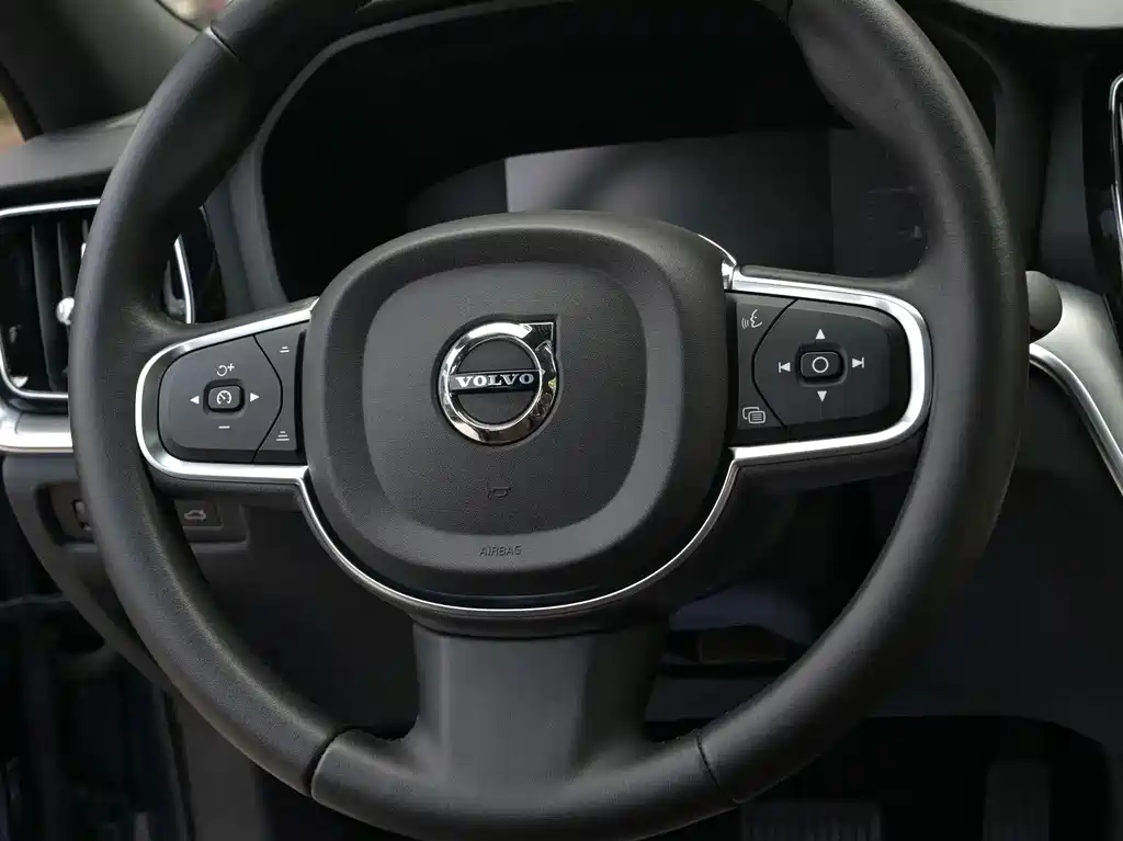 Volvo S60 2020 — фото 11