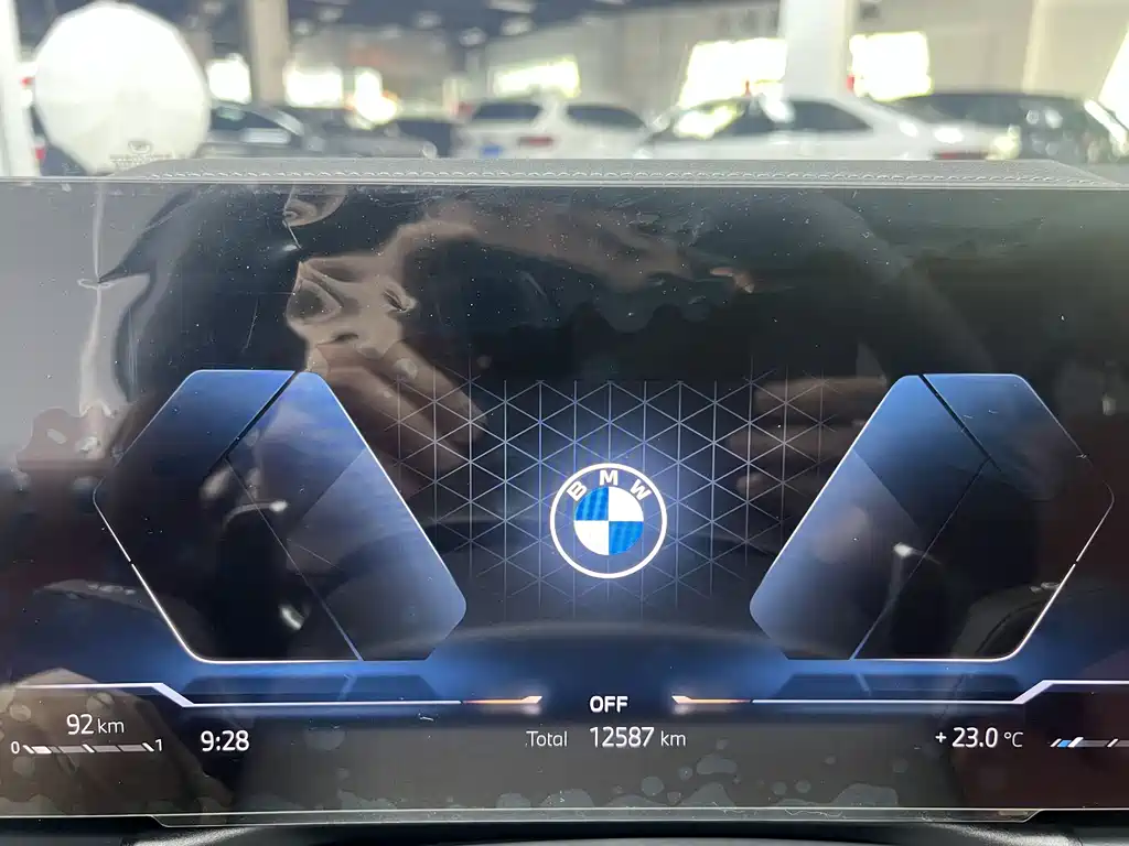 BMW 3 Series 2023 — фото 11