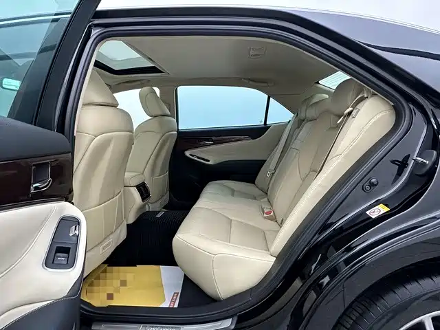 Toyota Crown 2015 — фото 13