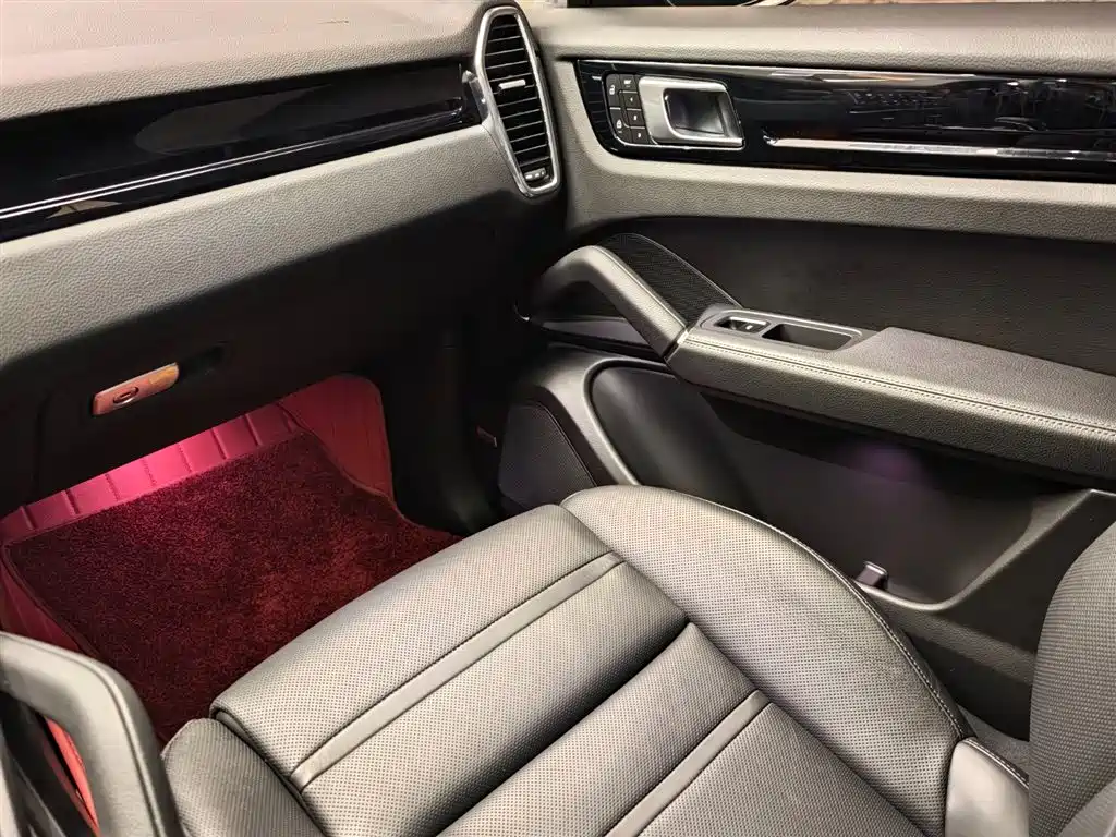 Porsche Cayenne 2022 — фото 17