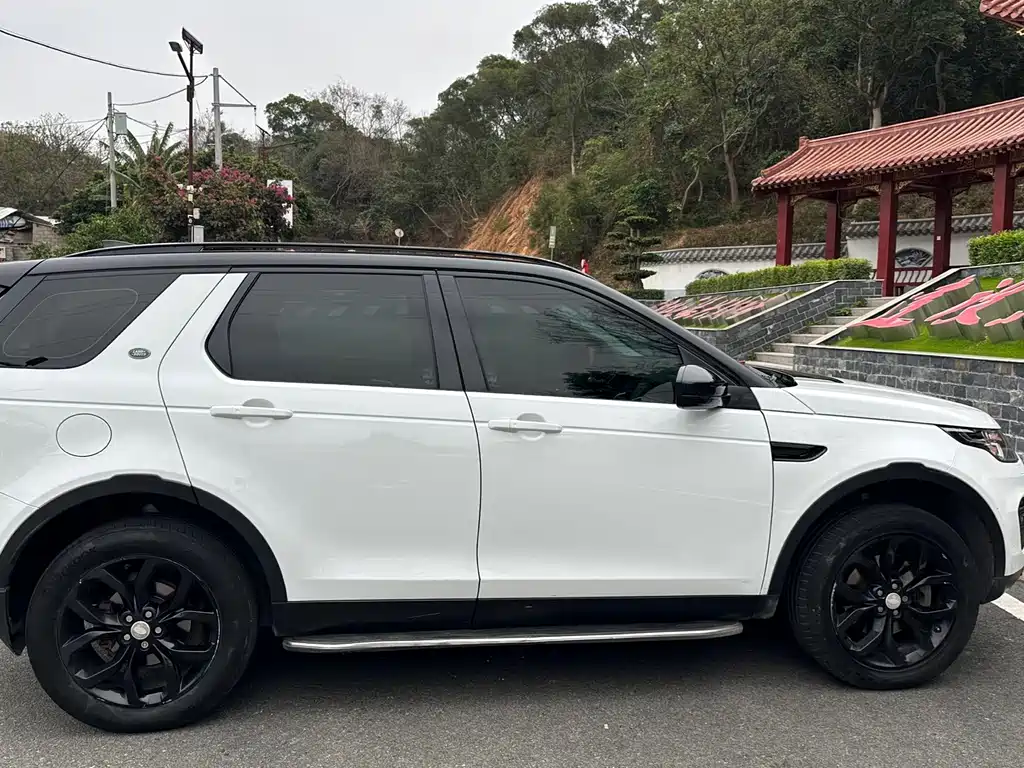 Land Rover Discovery Sport 2017 — фото 11