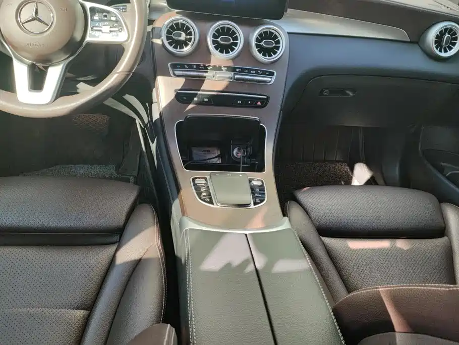 Mercedes-Benz GLC 2020 — фото 16