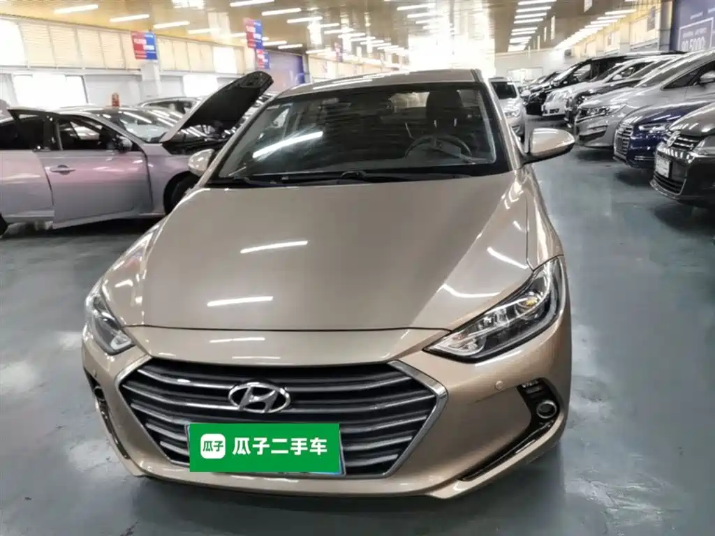 Hyundai Elantra 2016 — фото 3