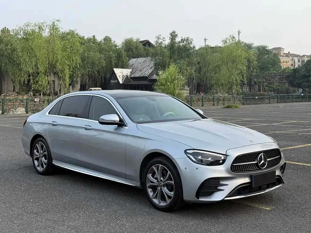 Mercedes-Benz E-Class 2022 — фото 2