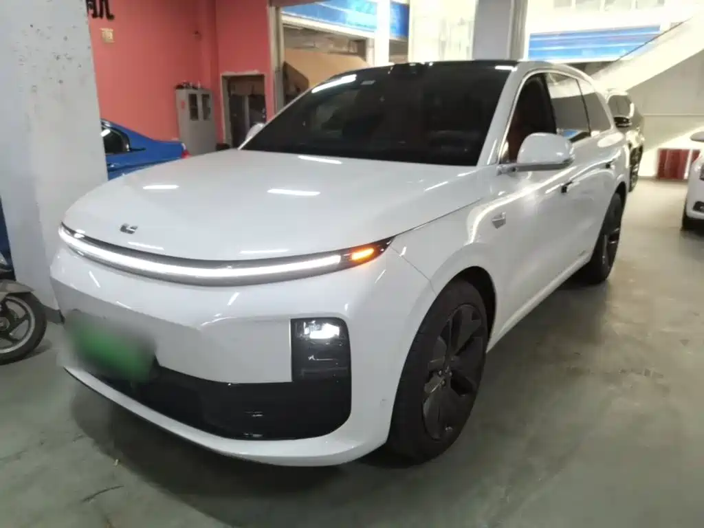 Li Auto Li L6 2025