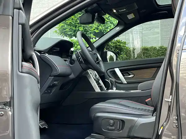 Land Rover Discovery Sport 2023