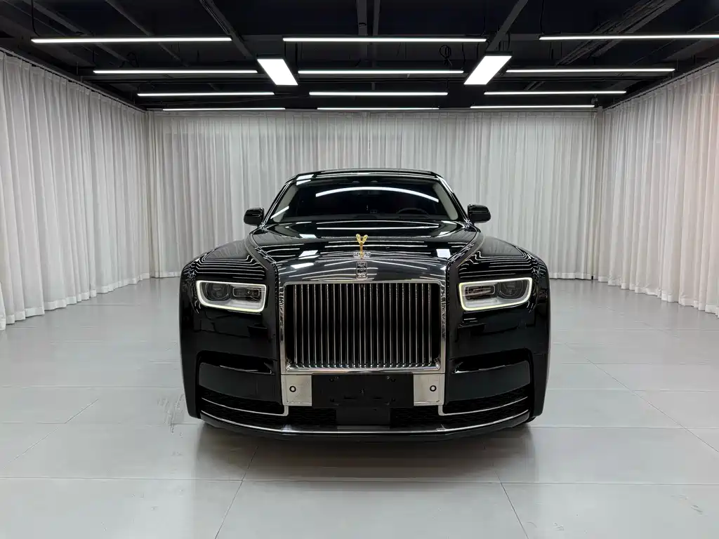 Rolls-Royce Phantom 2018 — фото 3