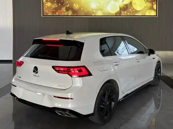 Volkswagen Golf 2024
