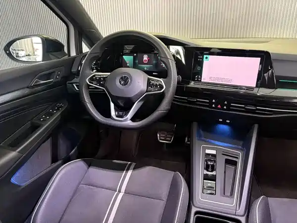 Volkswagen Golf 2024