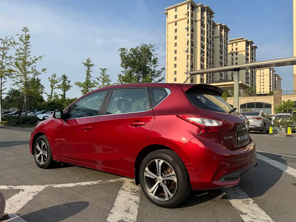 Nissan Tiida 2017 — фото 13