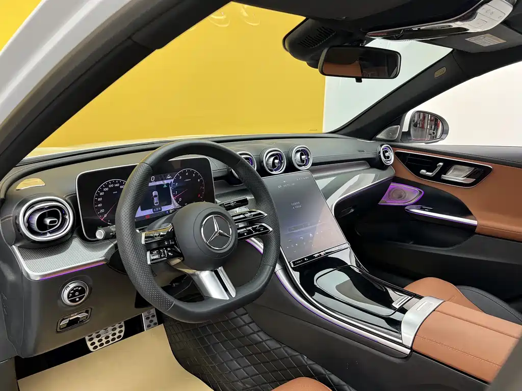 Mercedes-Benz C-Class 2025 — фото 4