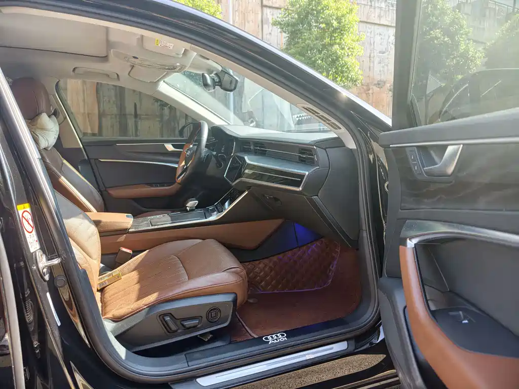 Audi A6L 2022