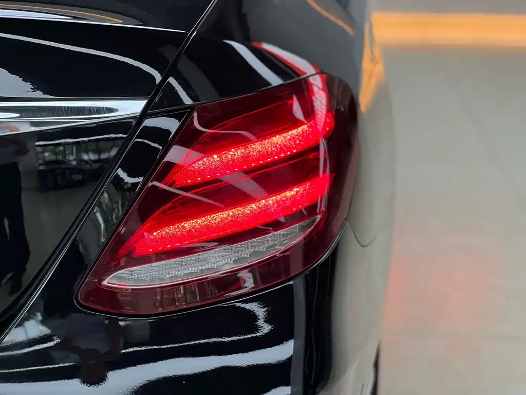Mercedes-Benz E-Class 2020 — фото 17