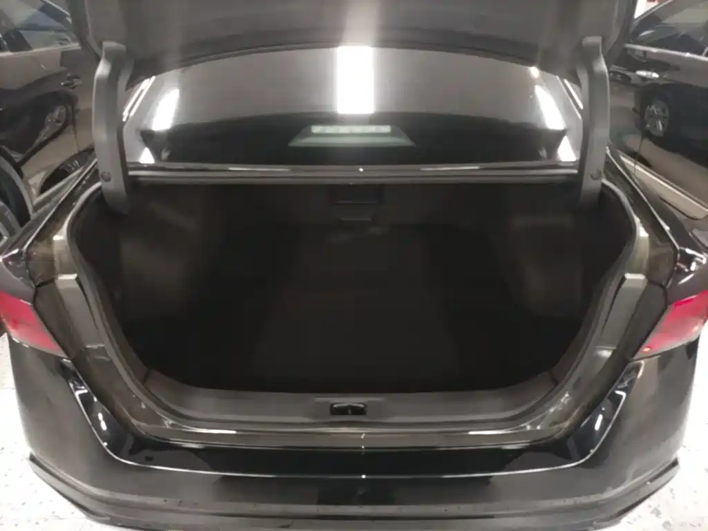 Nissan Teana 2023 — фото 19
