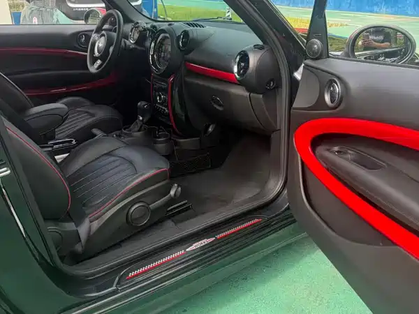 MINI JCW PACEMAN 2014