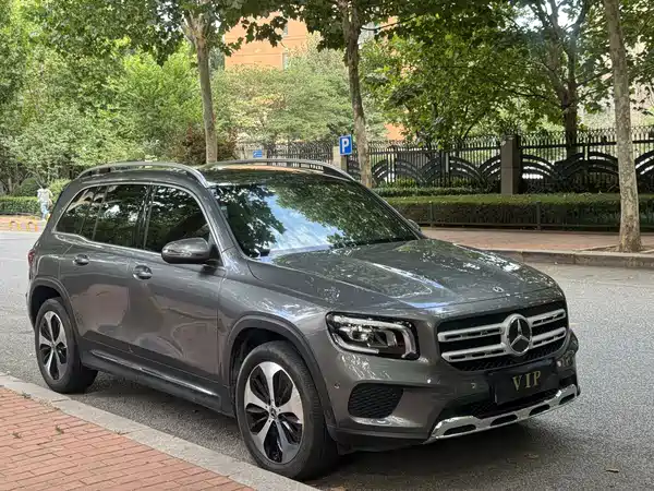 Mercedes-Benz GLB 2023