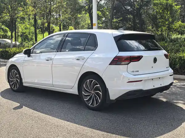 Volkswagen Golf 2021