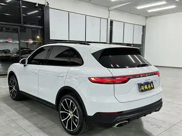 Porsche Cayenne 2022