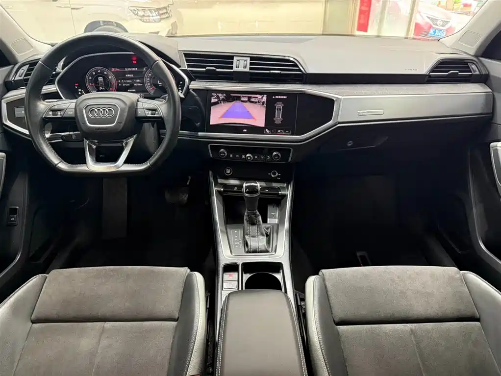 Audi Q3 2022 — фото 20