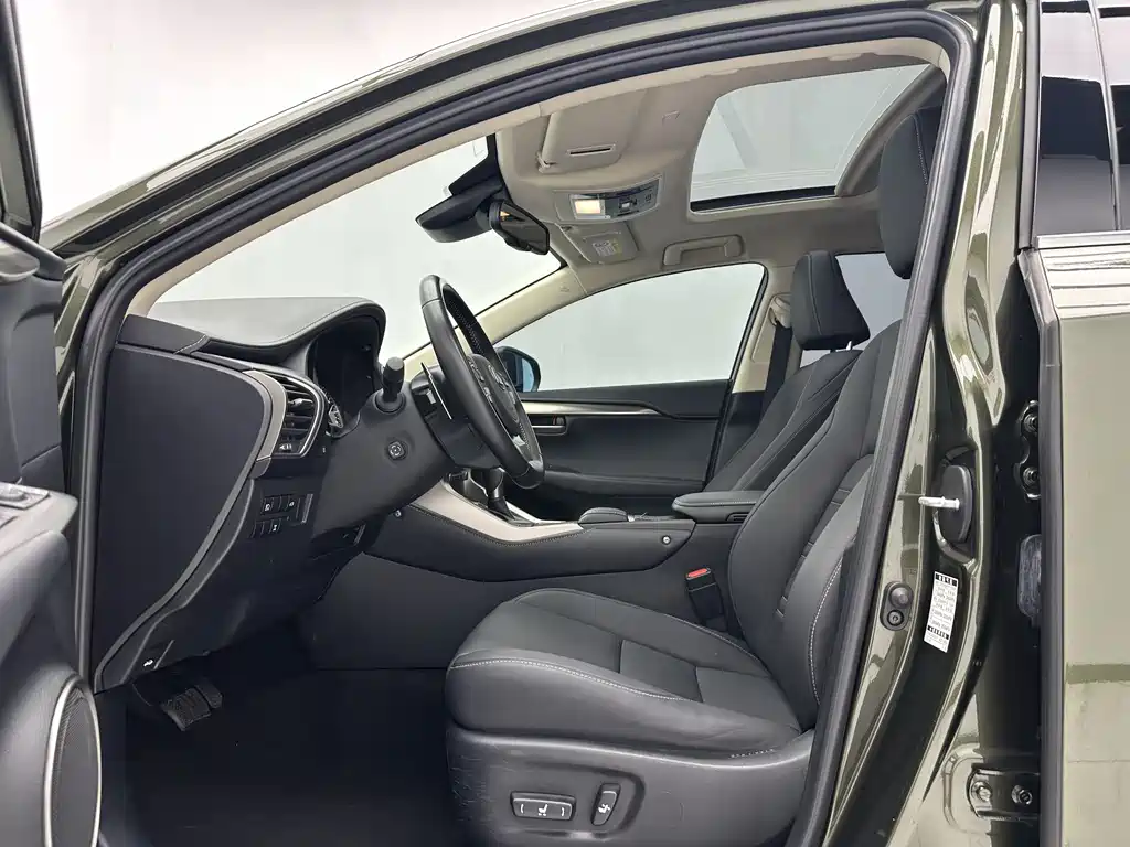 Lexus NX 2021