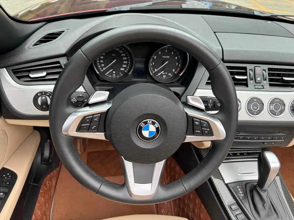 BMW Z4 2011 — фото 19