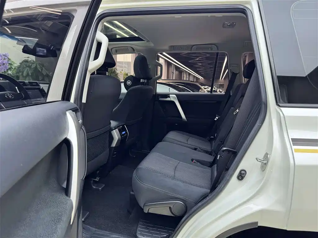 Toyota Prado 2018 — фото 11