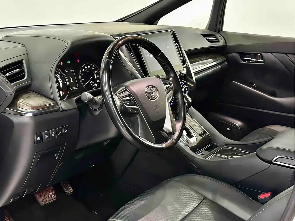 Toyota Alphard 2023 — фото 9