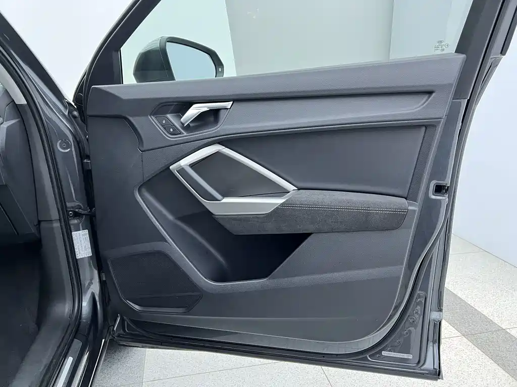Audi Q3 2022 — фото 25