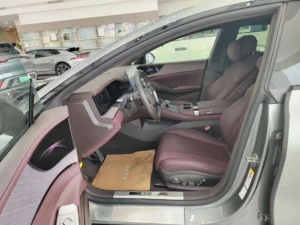 Denza Z9GT 2025