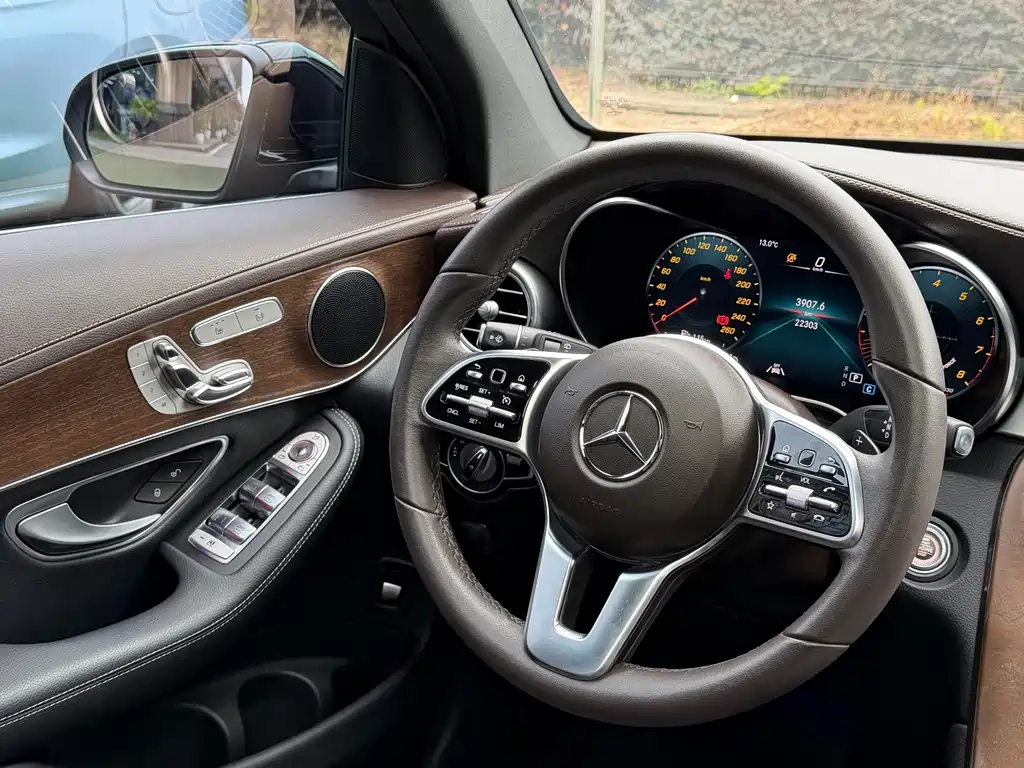 Mercedes-Benz GLC 2023 — фото 16