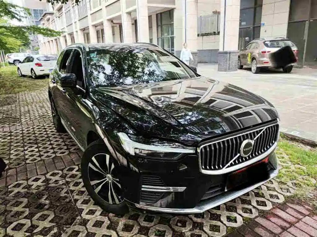 Volvo XC60 2025 — фото 1