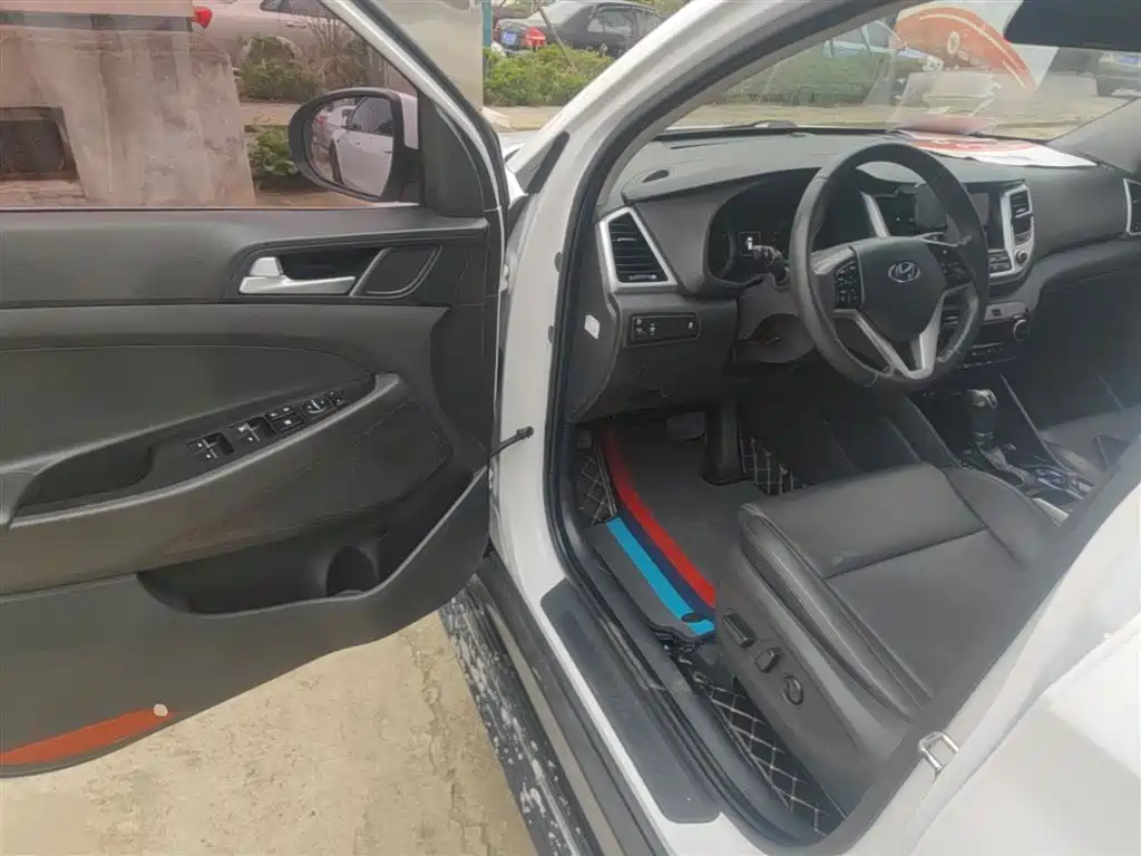 Hyundai Tucson 2018 — фото 16