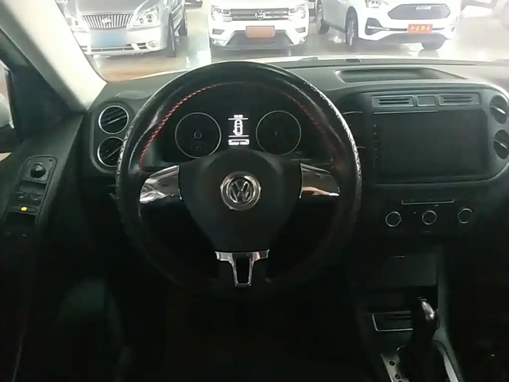 Volkswagen Tiguan 2019 — фото 11