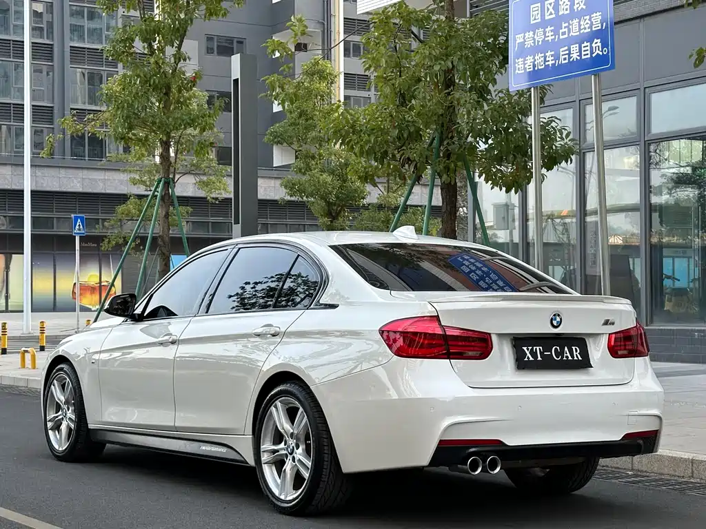 BMW 3 Series 2018 — фото 12
