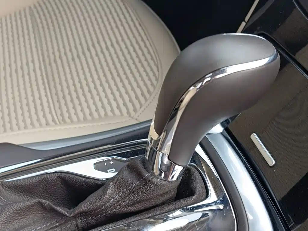 Buick Regal 2015 — фото 12