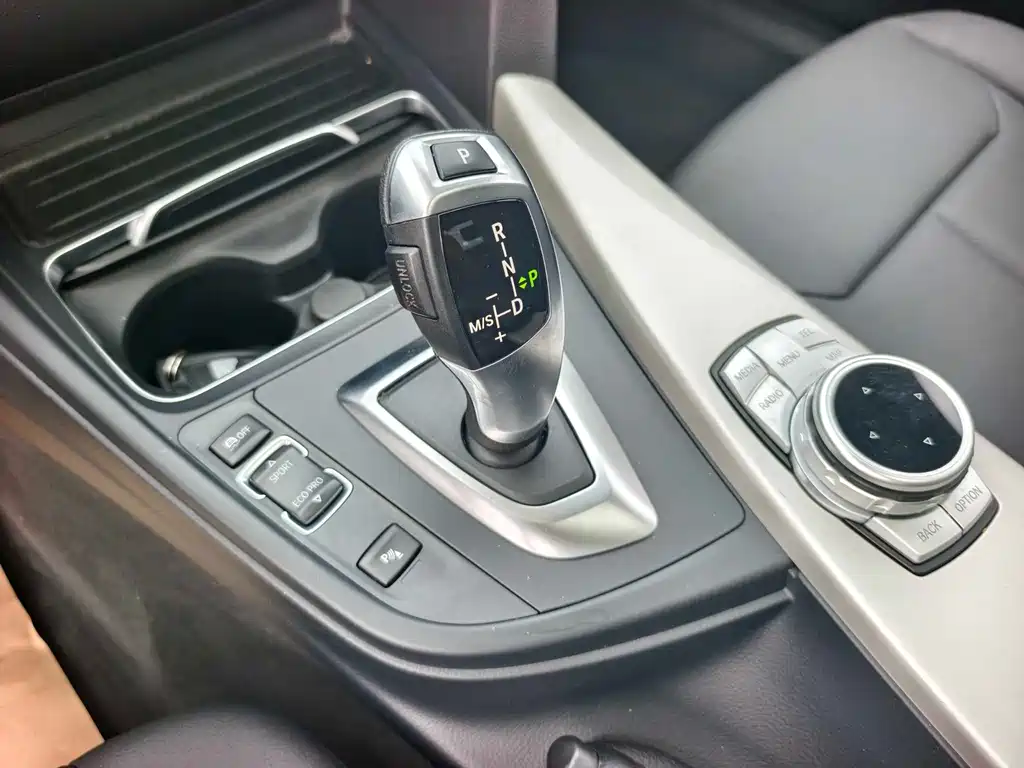 BMW 3 Series 2015 — фото 6