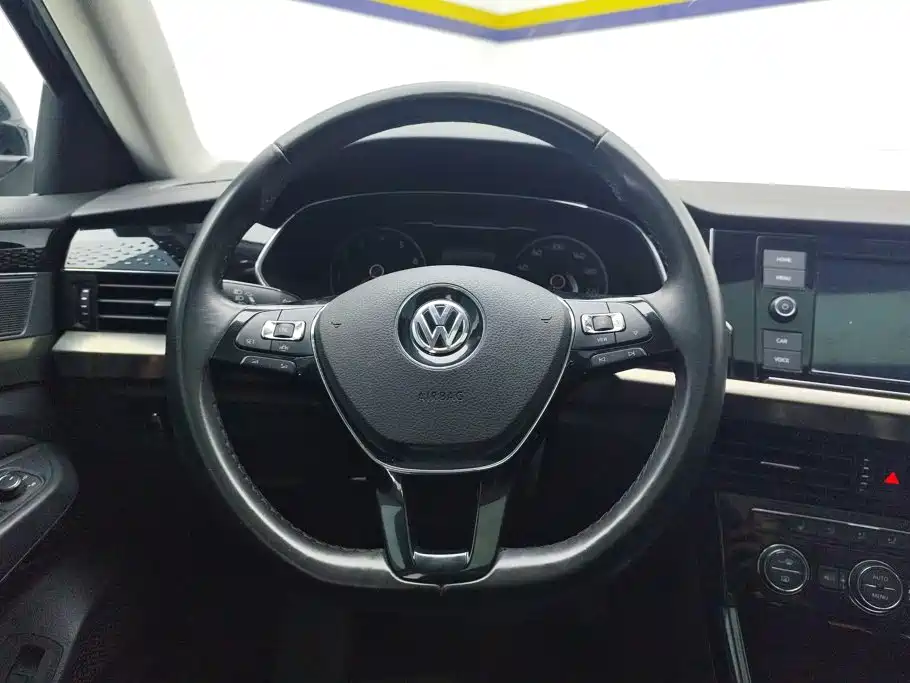 Volkswagen Passat 2019 — фото 15
