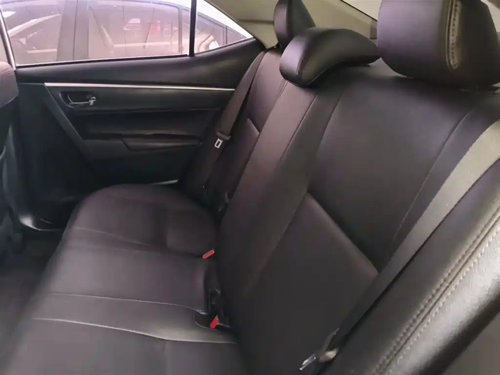 Toyota Corolla 2018 — фото 17