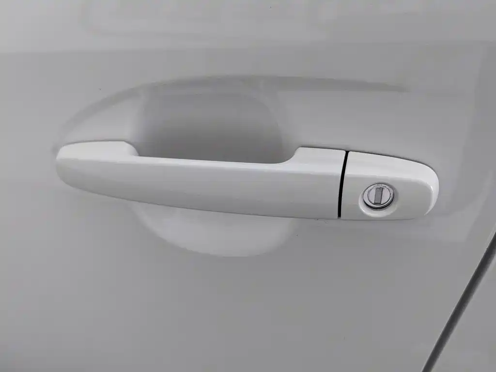 Toyota Yaris L 2022 — фото 18